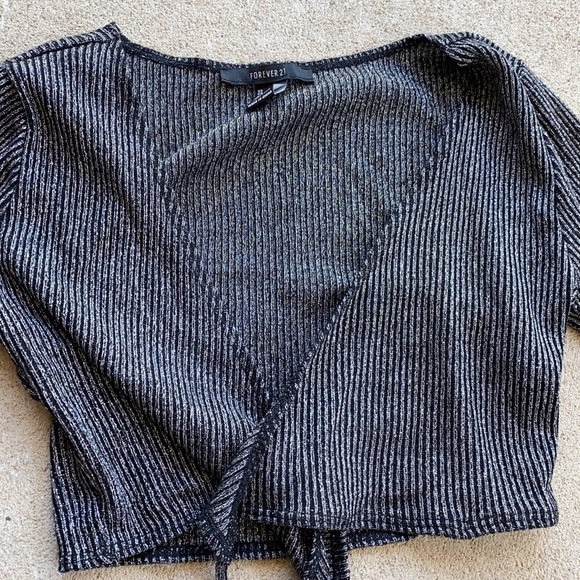 Sparkly tie up crop - Picture 2 of 2